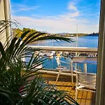 아파트 Silent Seaview Luxury Grasholmen *